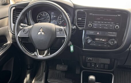 Mitsubishi Outlander III рестайлинг 3, 2018 год, 1 970 000 рублей, 12 фотография
