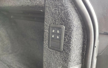 Land Rover Range Rover IV рестайлинг, 2016 год, 3 750 000 рублей, 25 фотография