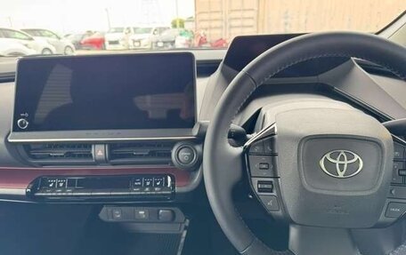 Toyota Prius IV XW50, 2026 год, 3 200 000 рублей, 16 фотография