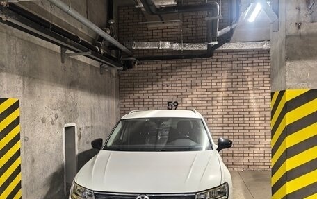 Volkswagen Tiguan II, 2019 год, 2 360 000 рублей, 1 фотография