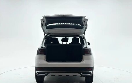 Volkswagen T-Cross I, 2022 год, 1 940 000 рублей, 5 фотография