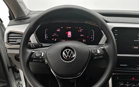 Volkswagen T-Cross I, 2022 год, 1 940 000 рублей, 10 фотография