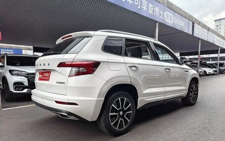 Skoda Karoq I, 2022 год, 2 095 000 рублей, 4 фотография