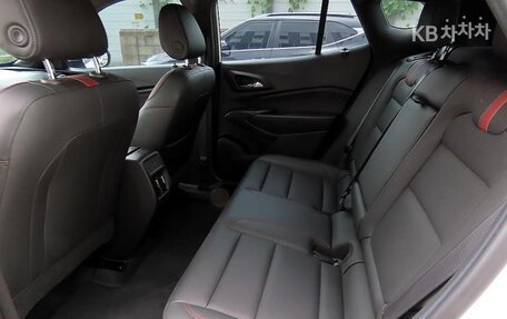 Chevrolet Trax, 2023 год, 1 590 000 рублей, 6 фотография
