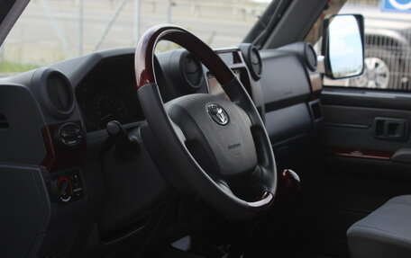 Toyota Land Cruiser 70, 2022 год, 7 390 000 рублей, 15 фотография