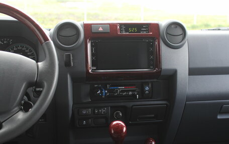 Toyota Land Cruiser 70, 2022 год, 7 390 000 рублей, 27 фотография
