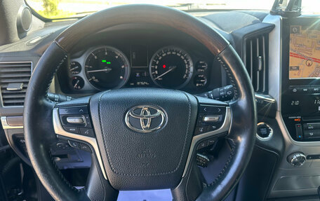 Toyota Land Cruiser 200, 2017 год, 6 380 000 рублей, 8 фотография