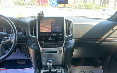 Toyota Land Cruiser 200, 2017 год, 6 380 000 рублей, 11 фотография