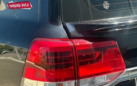Toyota Land Cruiser 200, 2017 год, 6 380 000 рублей, 21 фотография
