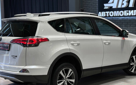 Toyota RAV4, 2016 год, 2 460 000 рублей, 6 фотография