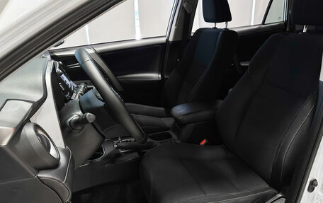 Toyota RAV4, 2016 год, 2 460 000 рублей, 11 фотография