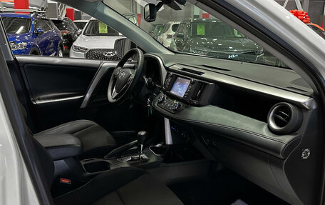 Toyota RAV4, 2016 год, 2 460 000 рублей, 16 фотография