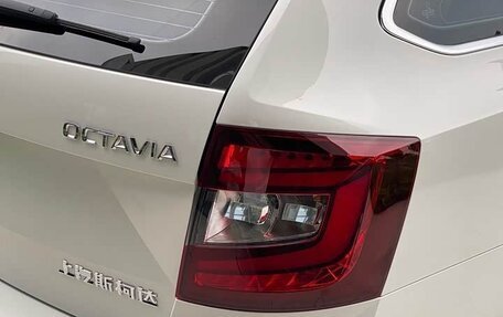 Skoda Octavia, 2019 год, 1 550 000 рублей, 14 фотография