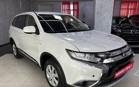 Mitsubishi Outlander III рестайлинг 3, 2018 год, 1 695 000 рублей, 7 фотография