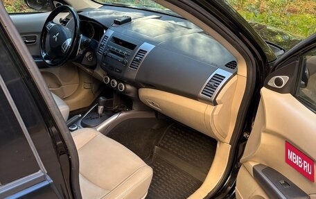 Mitsubishi Outlander III рестайлинг 3, 2008 год, 1 300 000 рублей, 9 фотография