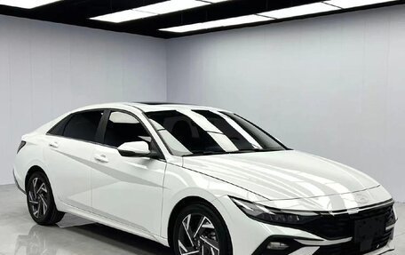 Hyundai Elantra, 2023 год, 1 780 000 рублей, 3 фотография