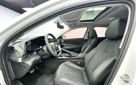 Hyundai Elantra, 2023 год, 1 780 000 рублей, 6 фотография