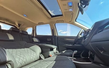 Mitsubishi Outlander III рестайлинг 3, 2022 год, 1 710 000 рублей, 9 фотография