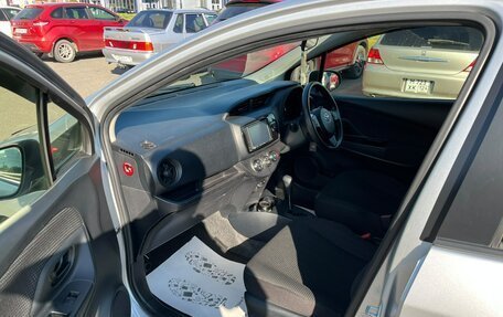 Toyota Vitz, 2018 год, 859 000 рублей, 10 фотография