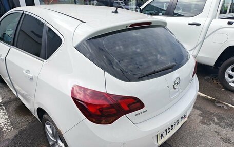 Opel Astra J, 2011 год, 499 000 рублей, 3 фотография