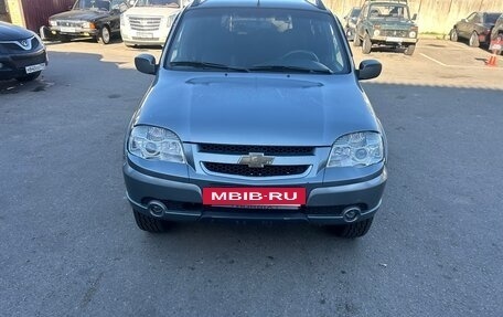 Chevrolet Niva I рестайлинг, 2011 год, 550 000 рублей, 4 фотография