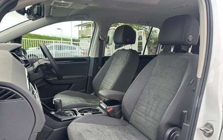 Volkswagen Touran III, 2023 год, 1 200 000 рублей, 7 фотография