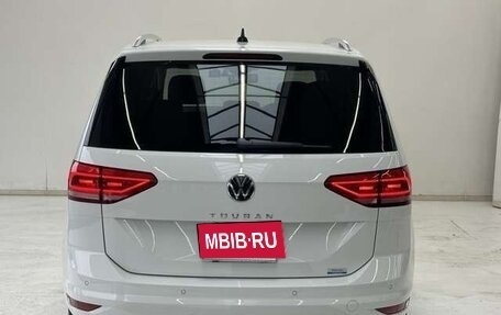 Volkswagen Touran III, 2023 год, 1 200 000 рублей, 4 фотография