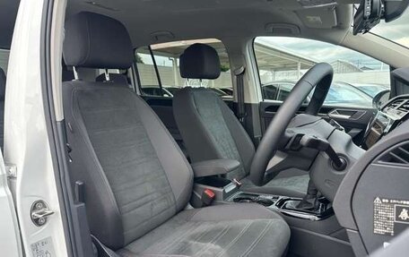 Volkswagen Touran III, 2023 год, 1 200 000 рублей, 8 фотография