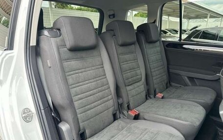 Volkswagen Touran III, 2023 год, 1 200 000 рублей, 11 фотография