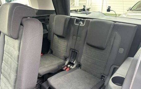 Volkswagen Touran III, 2023 год, 1 200 000 рублей, 9 фотография