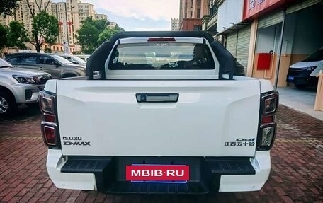 Isuzu D-Max, 2023 год, 2 349 656 рублей, 9 фотография