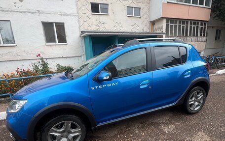 Renault Sandero II рестайлинг, 2019 год, 1 100 000 рублей, 2 фотография