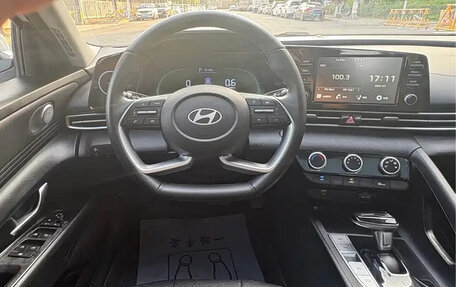 Hyundai Elantra, 2023 год, 1 310 000 рублей, 12 фотография