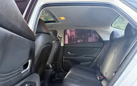 Hyundai Elantra, 2023 год, 1 310 000 рублей, 15 фотография