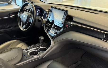 Toyota Camry, 2021 год, 2 812 000 рублей, 10 фотография