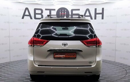 Toyota Sienna III, 2012 год, 2 500 000 рублей, 5 фотография