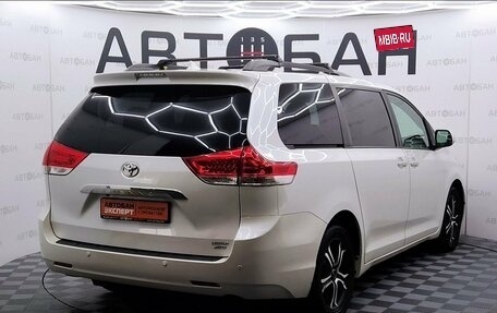 Toyota Sienna III, 2012 год, 2 500 000 рублей, 3 фотография
