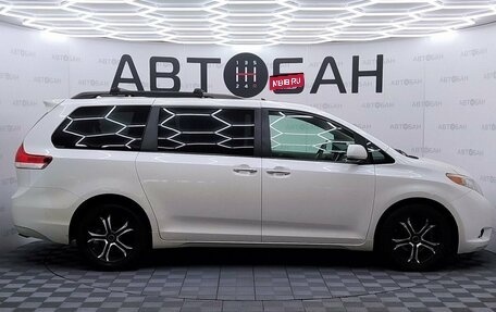 Toyota Sienna III, 2012 год, 2 500 000 рублей, 6 фотография