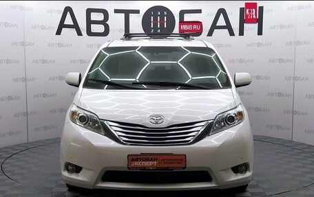 Toyota Sienna III, 2012 год, 2 500 000 рублей, 2 фотография
