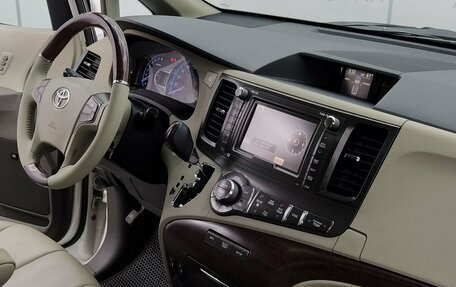 Toyota Sienna III, 2012 год, 2 500 000 рублей, 22 фотография