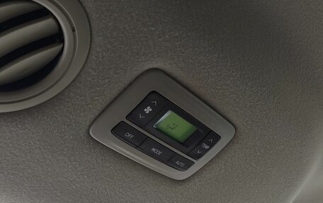 Toyota Sienna III, 2012 год, 2 500 000 рублей, 28 фотография