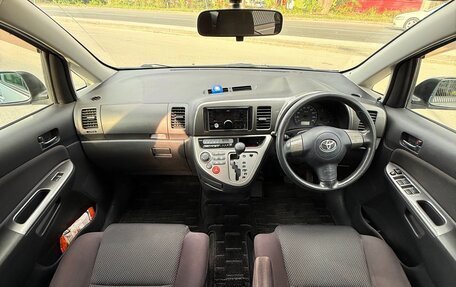 Toyota Wish II, 2004 год, 730 000 рублей, 14 фотография