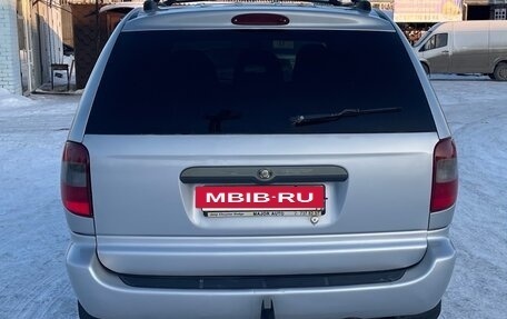 Chrysler Voyager IV, 2004 год, 750 000 рублей, 4 фотография