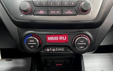 KIA Rio III рестайлинг, 2015 год, 1 045 000 рублей, 19 фотография