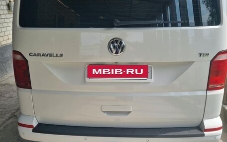 Volkswagen Caravelle T6 рестайлинг, 2017 год, 2 350 000 рублей, 11 фотография