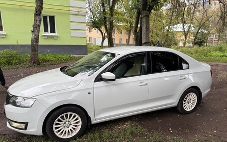 Skoda Rapid I, 2014 год, 800 000 рублей, 4 фотография