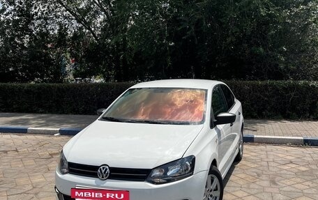 Volkswagen Polo VI (EU Market), 2014 год, 800 000 рублей, 2 фотография