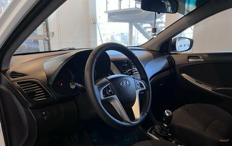 Hyundai Solaris II рестайлинг, 2015 год, 1 050 000 рублей, 23 фотография