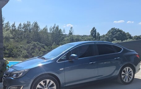 Opel Astra J, 2013 год, 810 000 рублей, 3 фотография