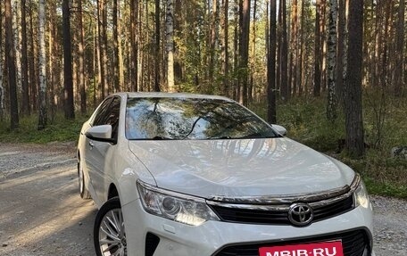 Toyota Camry, 2017 год, 2 570 000 рублей, 5 фотография